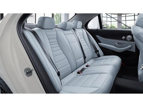 Used 2021 Mercedes-Benz E 350 4MATIC Sedan image 5
