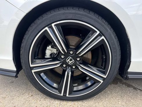 Used 2024 Honda Accord Sport image 9