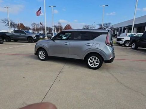 Used 2024 Kia Soul LX w/ Option Group 015 image 5