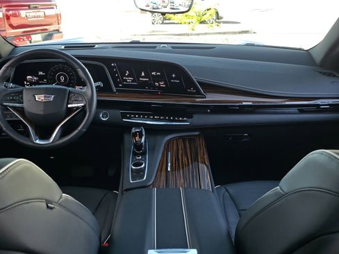 Used 2021 Cadillac Escalade Premium Luxury w/ Driver Assist Tech Package image 36