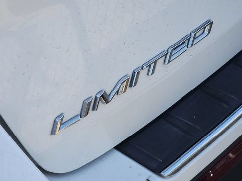 Used 2021 Ford Explorer Limited w/ Equipment Group 301A RWD image 10