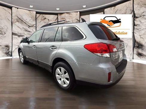 Used 2011 Subaru Outback 2.5i Premium w/ All-Weather Pkg AWD/4WD image 5