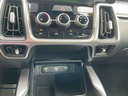 Used 2023 Kia Sorento LX image 24