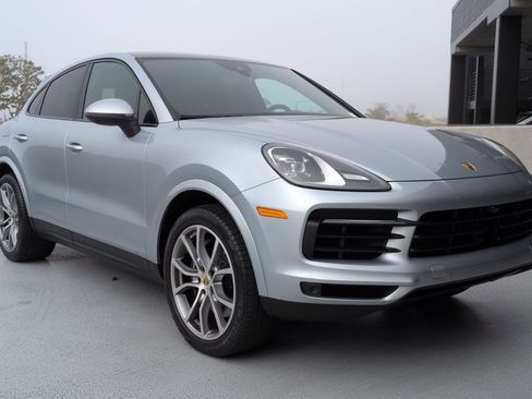 Certified 2022 Porsche Cayenne Platinum Edition w/ Premium Package image 7