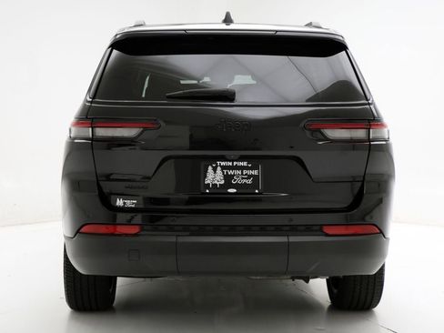 Used 2023 Jeep Grand Cherokee L Laredo image 8