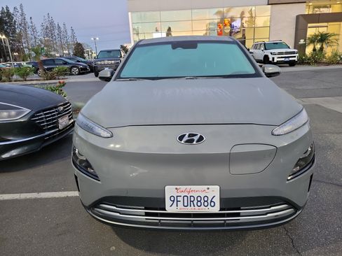 Used 2023 Hyundai Kona SE image 2