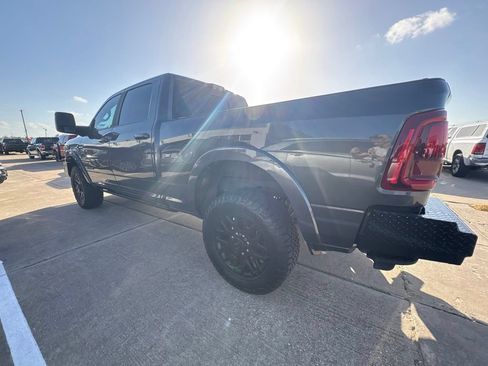 Used 2025 RAM 2500 Limited AWD/4WD image 3