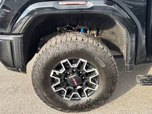Used 2024 GMC Sierra 2500 AT4X image 23
