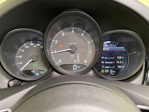 Used 2025 Porsche Macan image 44