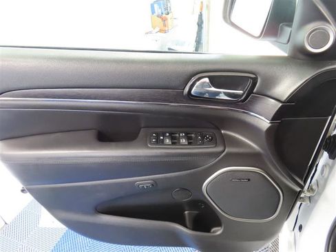 Used 2020 Jeep Grand Cherokee High Altitude image 15