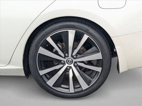 Used 2019 Nissan Altima 2.5 SR w/ SR Premium Package FWD image 24