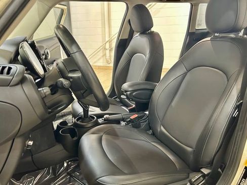 Used 2022 MINI Cooper 4-Door Hardtop FWD image 11