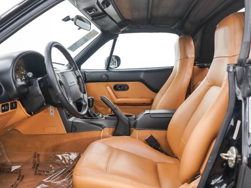 Used 1997 MAZDA MX-5 Miata RWD image 19