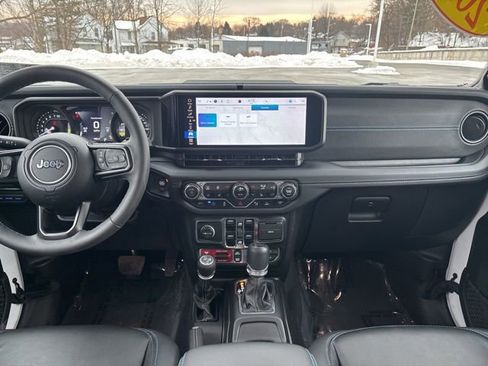 Used 2024 Jeep Wrangler Unlimited Rubicon 4xe image 28