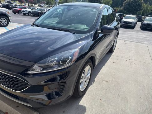 Used 2021 Ford Escape SE w/ Convenience Package FWD image 3