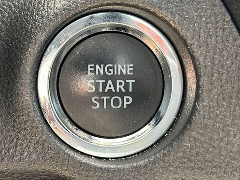 Used 2019 Toyota RAV4 Limited w/ Cold Weather Package FWD image 29