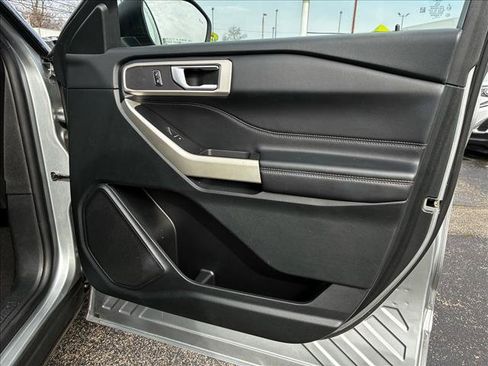 Used 2023 Ford Explorer XLT w/ Equipment Group 202A image 16