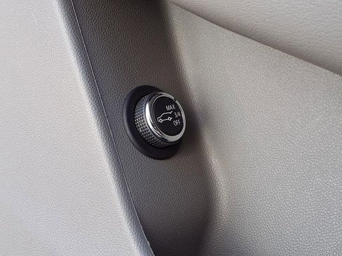 Used 2023 Cadillac XT6 Premium Luxury w/ LPO, Floor Liner Package AWD/4WD image 19