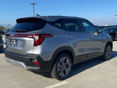 New 2026 Kia Seltos LX image 3