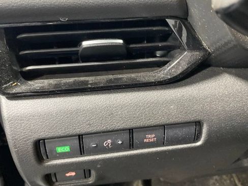 Used 2021 Nissan Sentra SV FWD image 17
