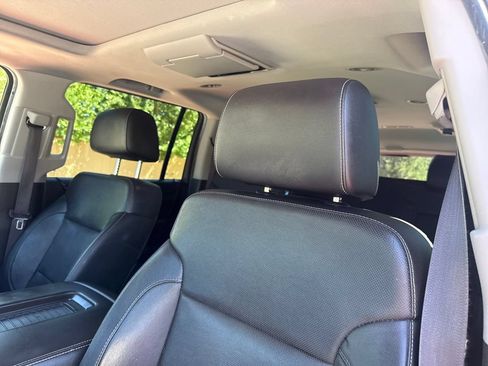 Used 2016 GMC Yukon XL SLT w/ Open Road Package AWD/4WD image 13