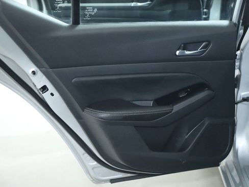 Used 2021 Nissan Altima 2.5 SV w/ SV Premium Package image 13