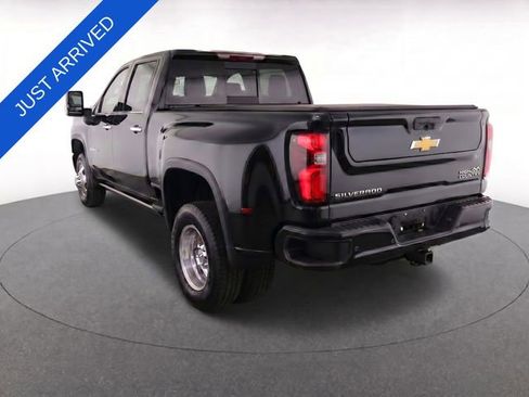 Used 2023 Chevrolet Silverado 3500 High Country AWD/4WD image 4