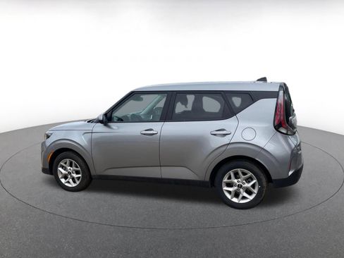 Used 2025 Kia Soul LX w/ LX Technology Package image 8