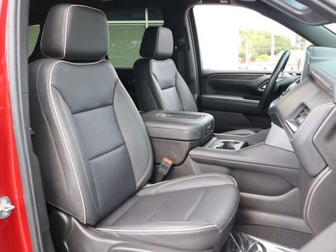 Used 2023 GMC Yukon SLT w/ SLT Premium Package AWD/4WD image 25