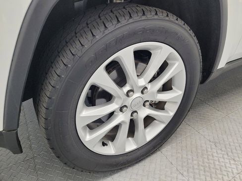 Used 2017 Jeep Grand Cherokee Limited w/ Luxury Group II image 31