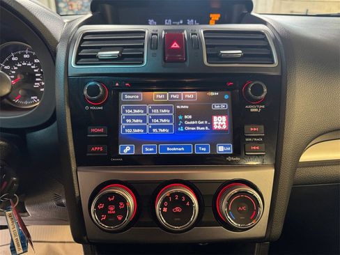 Used 2015 Subaru Crosstrek 2.0i Premium w/ Moonroof Package image 17