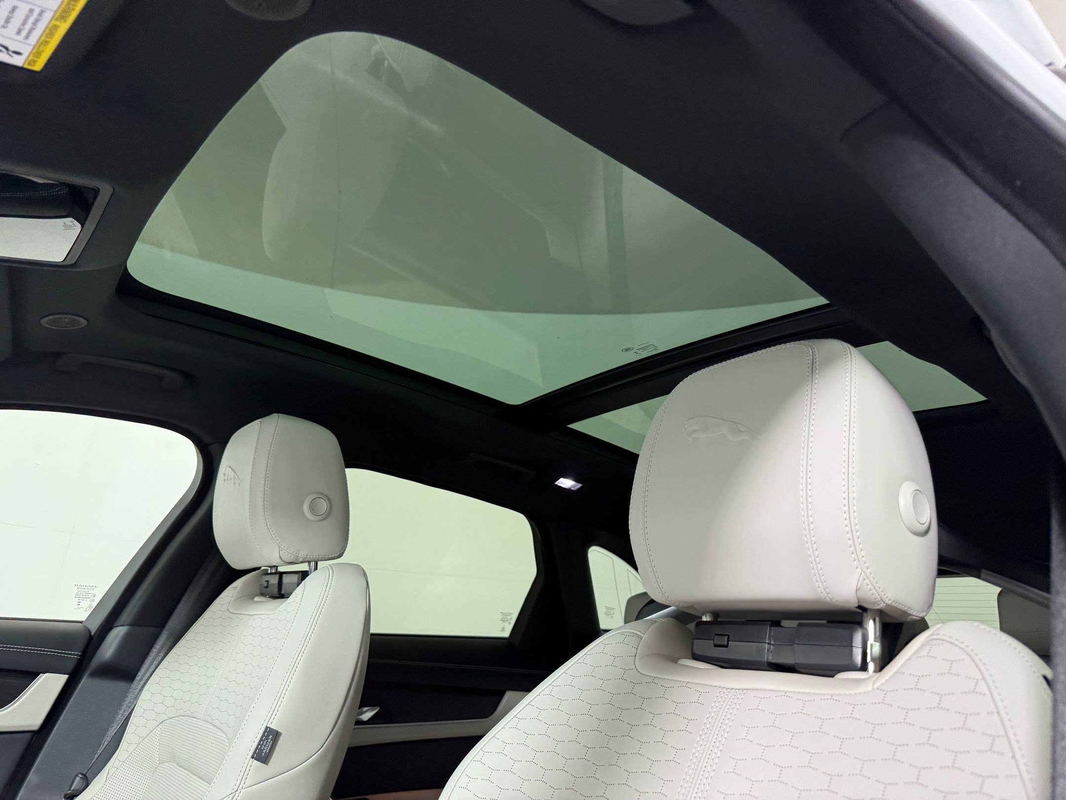 New 2026 Jaguar F-PACE R-Dynamic S AWD/4WD image 19