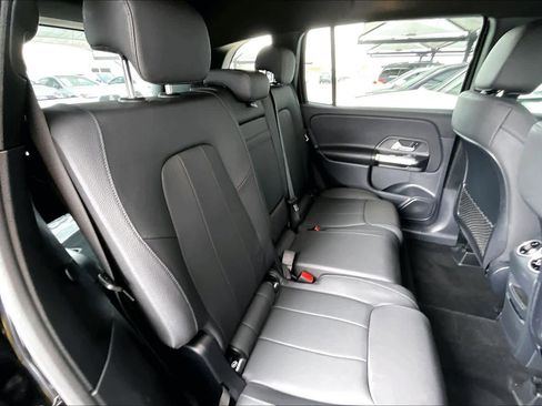 Used 2025 Mercedes-Benz GLB 250 image 18