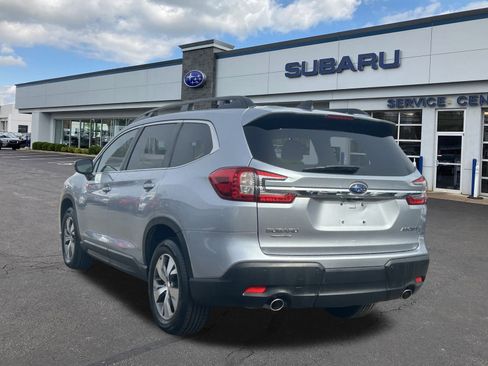 Used 2024 Subaru Ascent Premium w/ Convenience Package image 5