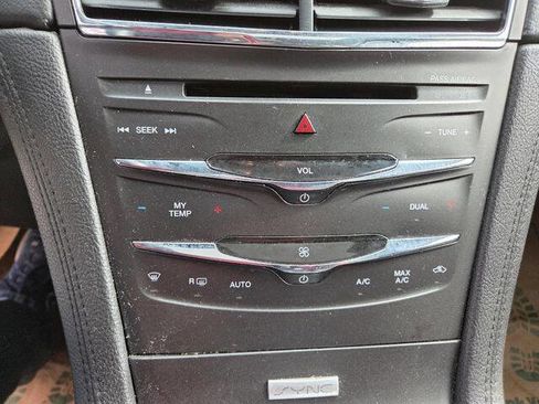 Used 2019 Lincoln MKT AWD image 26