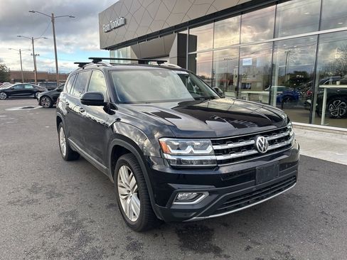 Used 2018 Volkswagen Atlas SEL Premium image 3