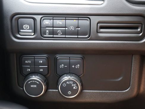 Certified 2024 Chevrolet Suburban Premier AWD/4WD image 38