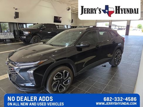 Used 2025 Chevrolet Trax RS w/ Driver Confidence Package FWD image 1