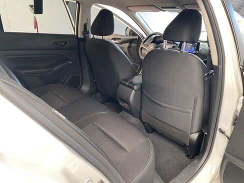 Used 2024 Nissan Altima 2.5 SV FWD image 10