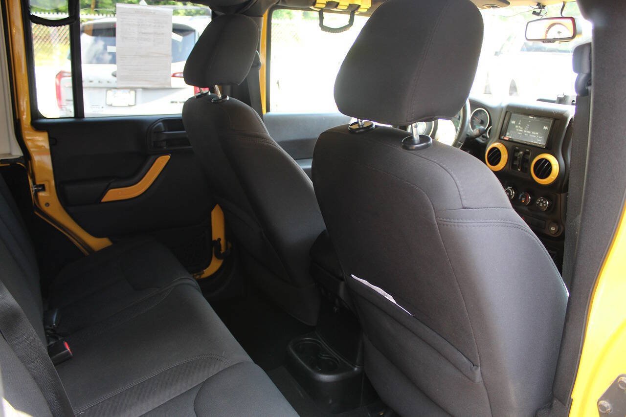 Used 2015 Jeep Wrangler Unlimited Sport w/ Quick Order Package 24S AWD/4WD image 19