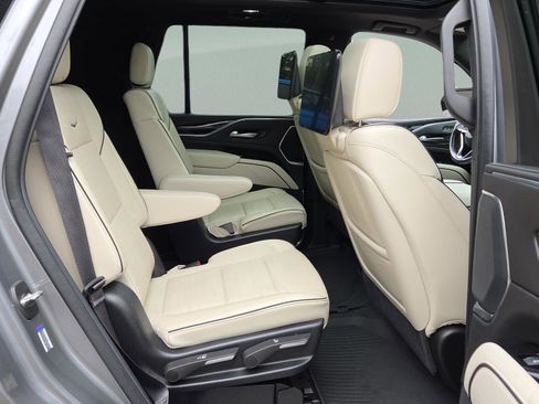 Used 2021 Cadillac Escalade Sport w/ Driver Assist Tech Package image 19