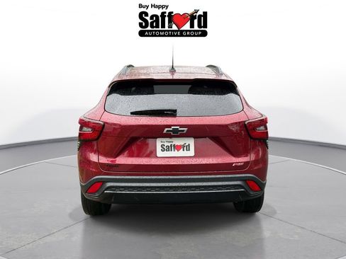 Used 2024 Chevrolet Trax RS w/ Sunroof Package FWD image 11