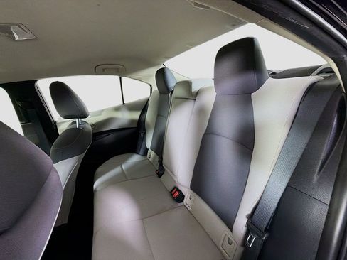 Used 2022 Toyota Corolla LE image 20