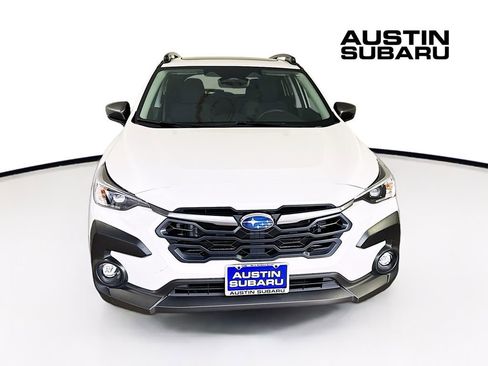 Used 2025 Subaru Crosstrek 2.0i Premium image 3
