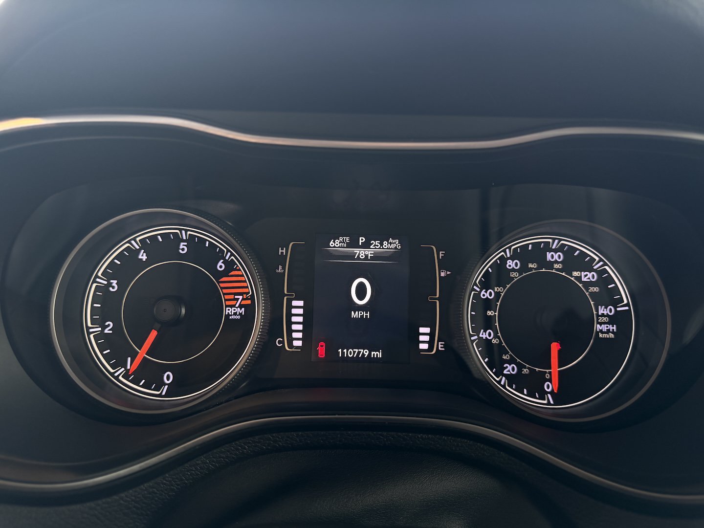Used 2019 Jeep Cherokee Latitude Plus FWD image 17