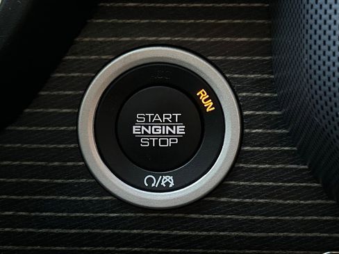 Used 2020 RAM 1500 Limited image 31