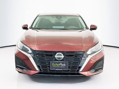 Used 2023 Nissan Altima 2.5 SL image 2