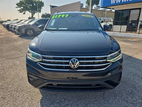 Used 2024 Volkswagen Tiguan SE FWD image 2