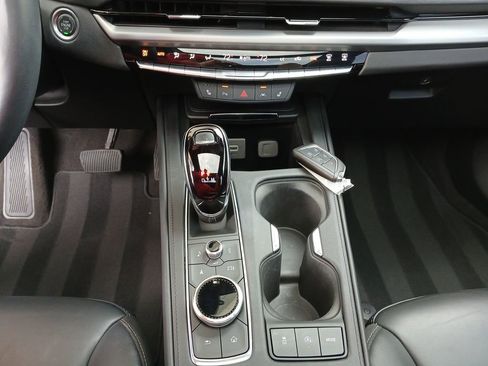 Used 2024 Cadillac XT4 Luxury w/ Cold Weather Package image 36