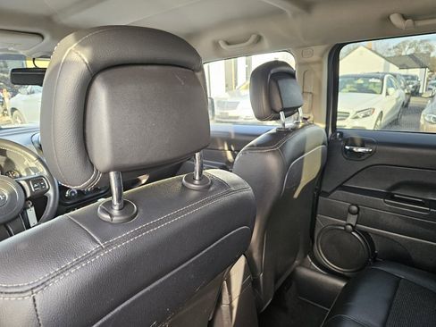 Used 2017 Jeep Patriot Sport image 31